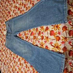 Jeans size 11, brand new, strechy.